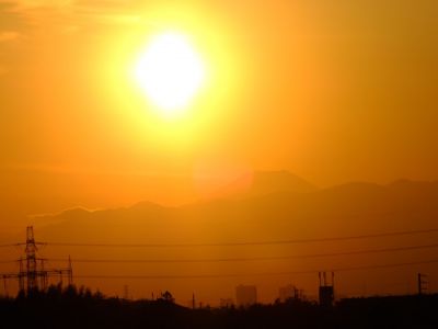 中川のハウスクエア近く（中川西小学校隣）の歩道
