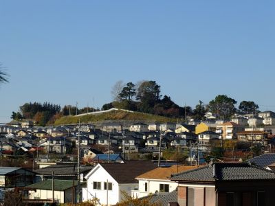 浄土真宗東善寺から柚木の丘を望む

