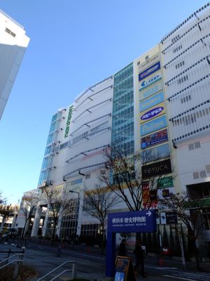 センター北駅前
