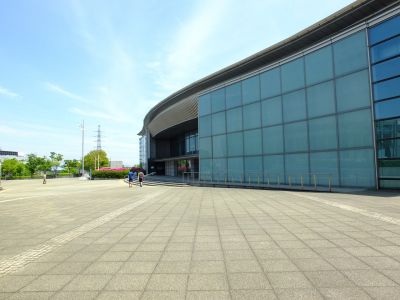 横浜国際プールのつつじ
