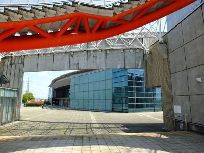 横浜国際プールのつつじ
