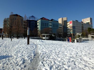 センター南駅前
