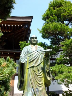 妙蓮寺（日蓮聖人像）
