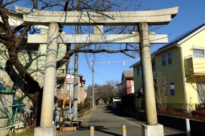 八幡神社（参道）

