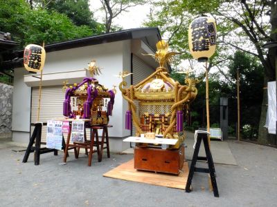 茅ヶ崎杉山神社（例大祭・御輿）
