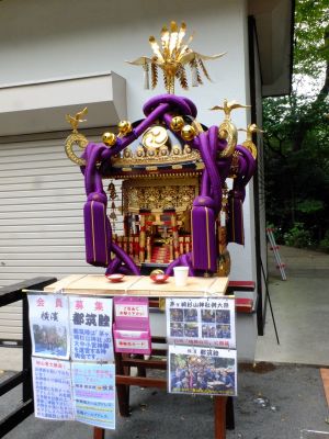 茅ヶ崎杉山神社（例大祭・御輿）
