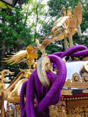 茅ヶ崎杉山神社（例大祭・御輿）
