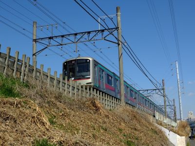 田園都市線江田駅付近
