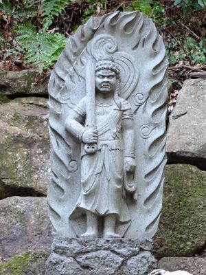 霊泉の滝（滝不動尊）
