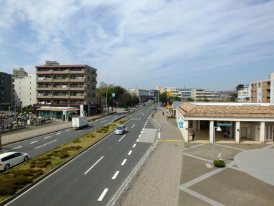 横浜市営地下鉄グリーンライン北山田駅前
