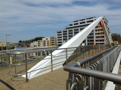 横浜市営地下鉄グリーンライン北山田駅前
