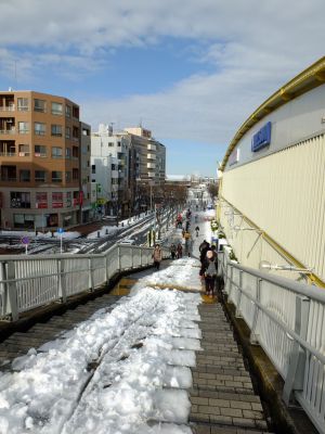 センター南駅前
