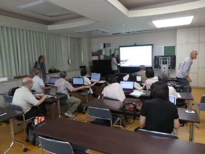 シニアのためのパソコン講座
