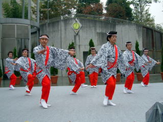 �Z���^�[��X�e�[�W�ʐ^