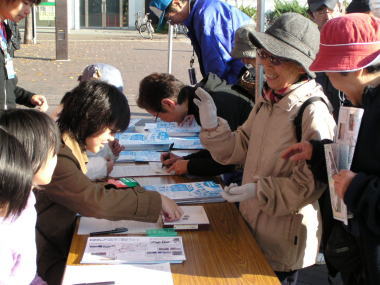 ��t����Q����