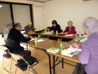 ���t����