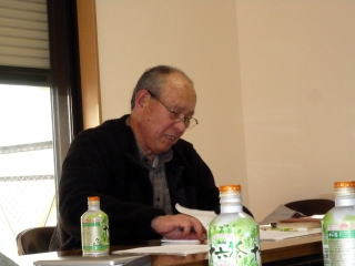 ���t����