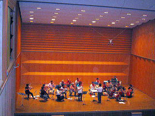 ���K���i