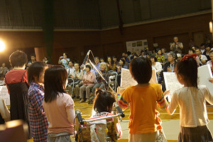 �n�b�s�[�A���[�o���h�̎q�������̍����ʐ^