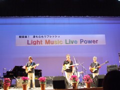 �R���T�[�g�̗l�q