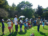 ���`�ɕ��Ԑe�q�A��