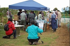芋の苗植えイベント写真